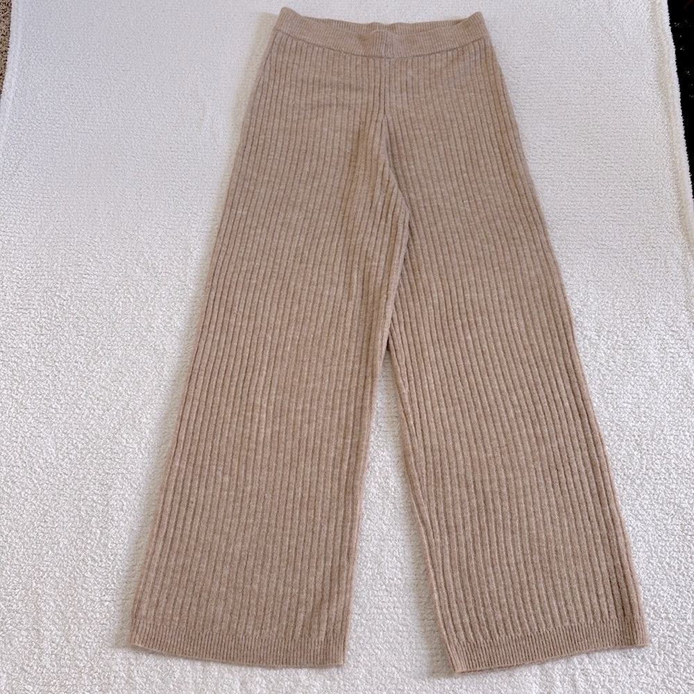 H&M Women's Ribbed Knit Pants in Tan- Size Medium